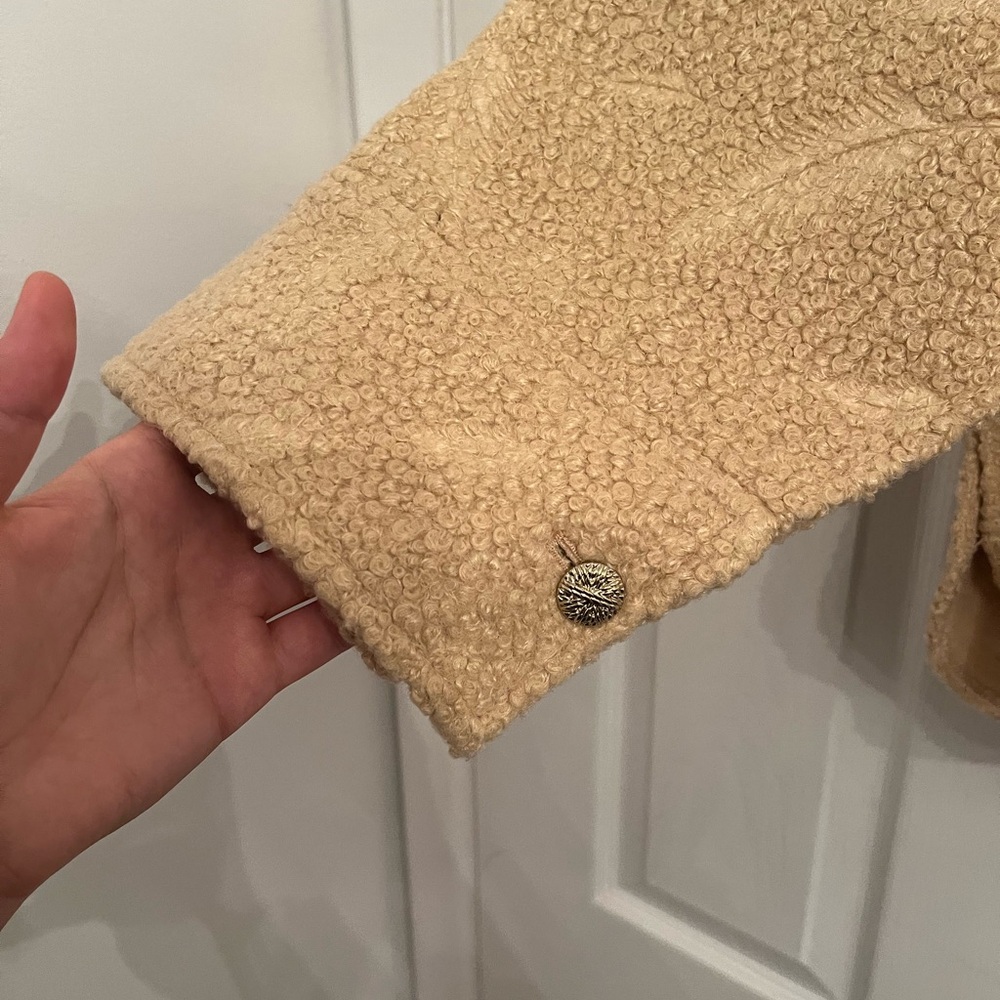 Zara Women's Gold Poncho - Picture 4 of 9